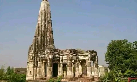 பாகிஸ்தானில் 1,200 ஆண்டு பழமையான இந்து கோவில் மீண்டும் திறப்பு...!!